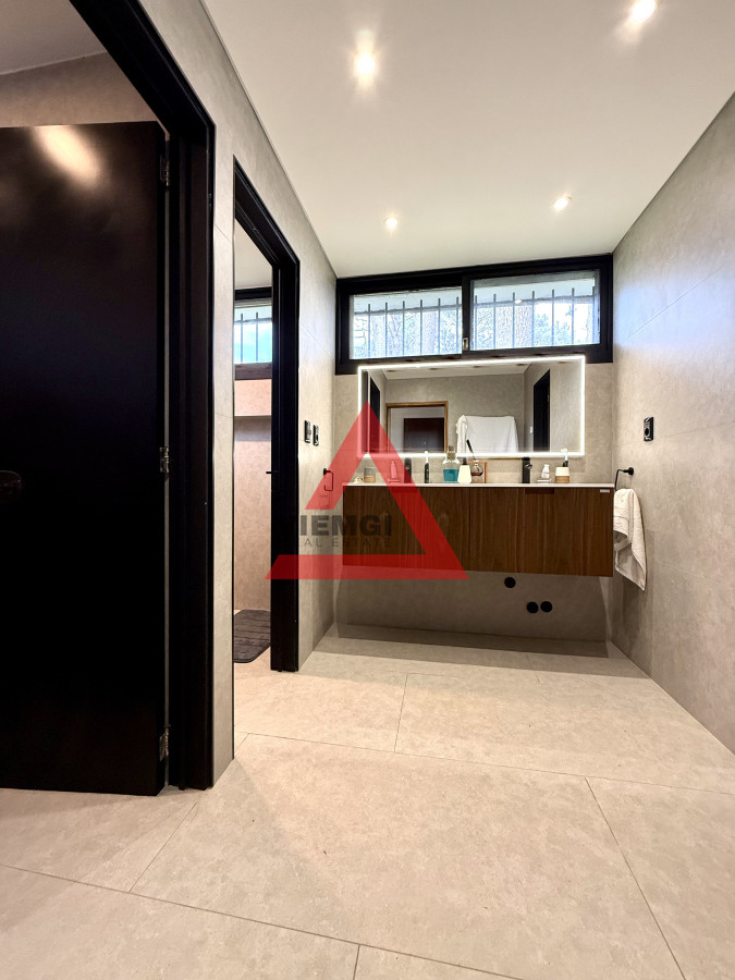 Casa ID.185 - Casa en alquiler de temporada con 4 suites más dependencia en 4500 m2 piscina y parrillero 