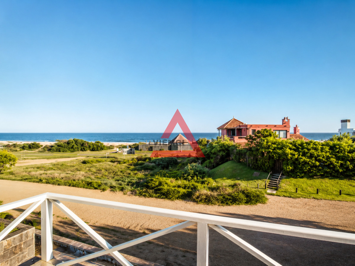 Casa ID.26 - Excelente Casa de 4 Dormitorios con Piscina y Parrillero en Montoya, La Barra