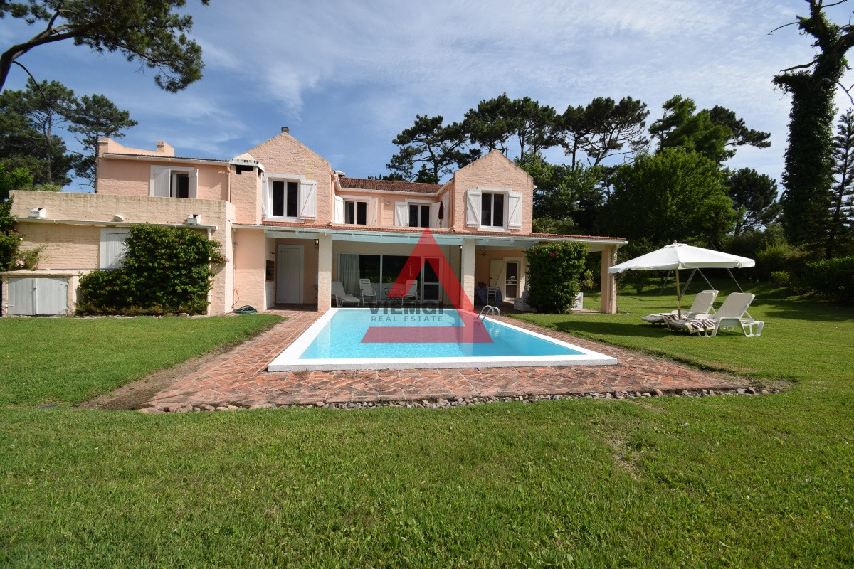 Casa ID.182 - Excelente Casa de 4 Dormitorios en Playa Brava, Punta del Este