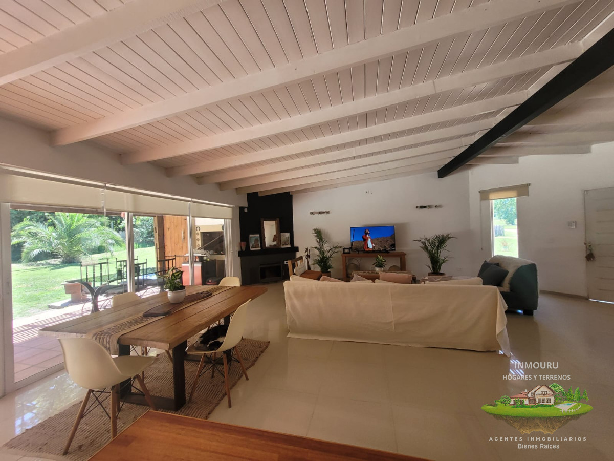 Casa ID.809 - Casa de 3 Dormitorios con piscina en barrio cerrado, entre Punta Ballena y Maldonado