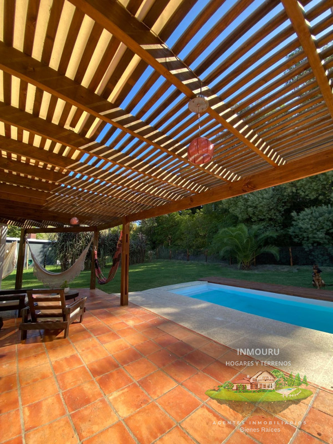 Casa ID.809 - Casa de 3 Dormitorios con piscina en barrio cerrado, entre Punta Ballena y Maldonado