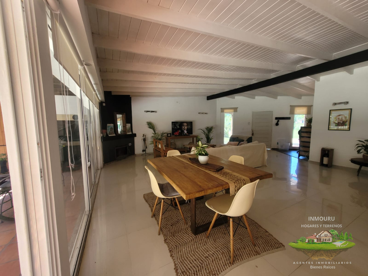 Casa ID.809 - Casa de 3 Dormitorios con piscina en barrio cerrado, entre Punta Ballena y Maldonado