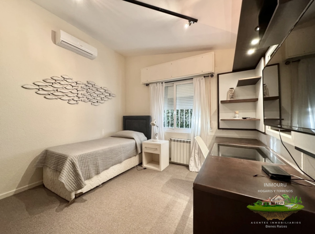 Casa ID.1446 - Moderna Casa de 4 Dormitorios en Playa Mansa a 150 metros del Mar