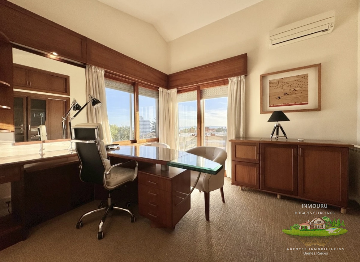 Casa ID.1446 - Moderna Casa de 4 Dormitorios en Playa Mansa a 150 metros del Mar