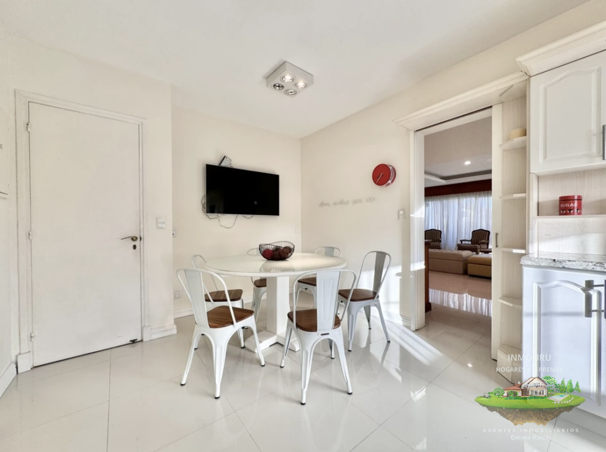 Casa ID.1446 - Moderna Casa de 4 Dormitorios en Playa Mansa a 150 metros del Mar