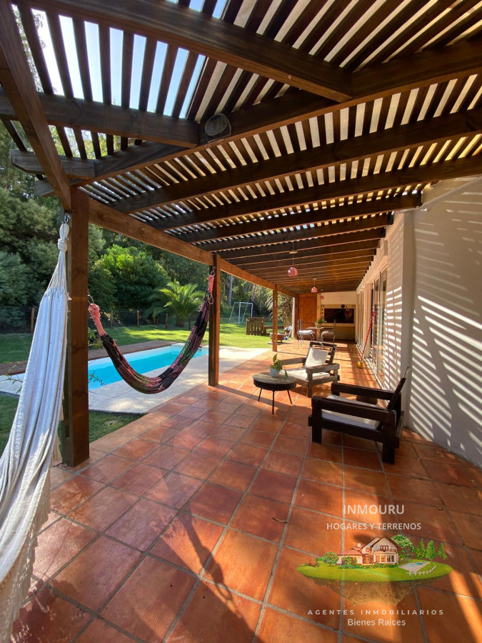 Casa ID.809 - Casa de 3 Dormitorios con piscina en barrio cerrado, entre Punta Ballena y Maldonado