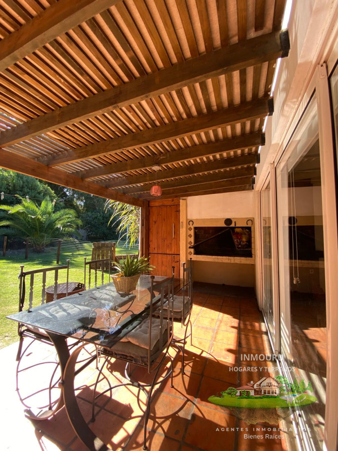 Casa ID.809 - Casa de 3 Dormitorios con piscina en barrio cerrado, entre Punta Ballena y Maldonado