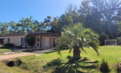 Casa de 3 Dormitorios con piscina en barrio cerrado, entre Punta Ballena y Maldonado