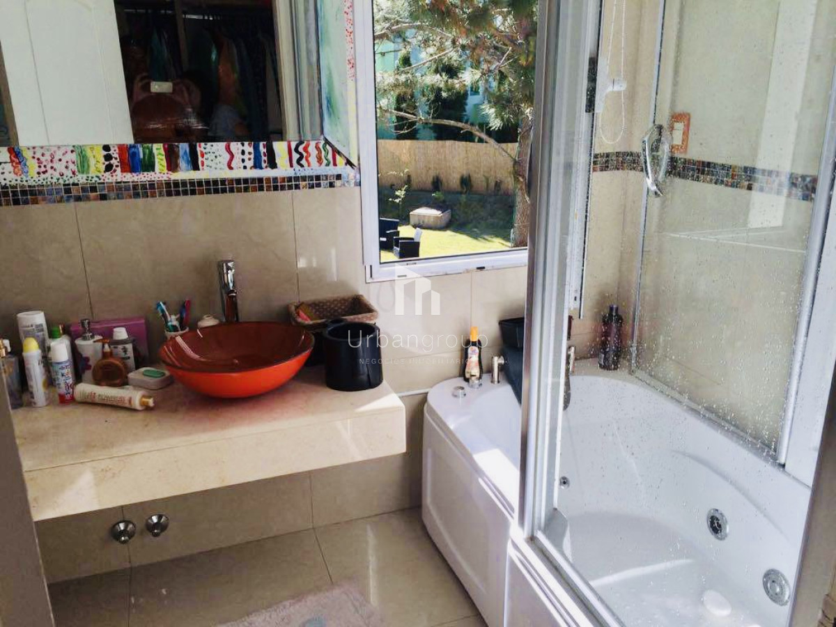 Casa ID.36 - Excelente Casa de 5 Dormitorios en Barrio Privado La Arbolada, Punta del Este