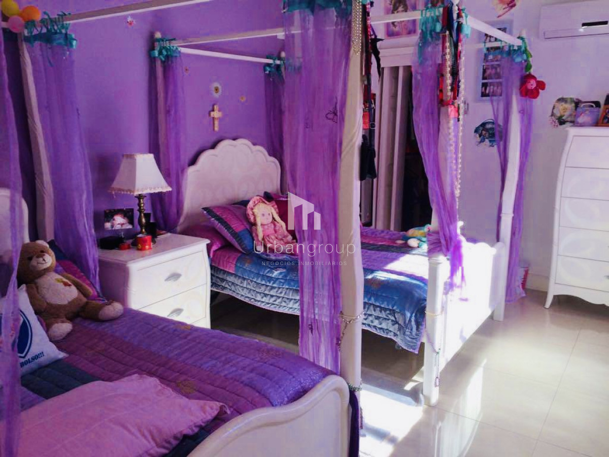 Casa ID.36 - Excelente Casa de 5 Dormitorios en Barrio Privado La Arbolada, Punta del Este