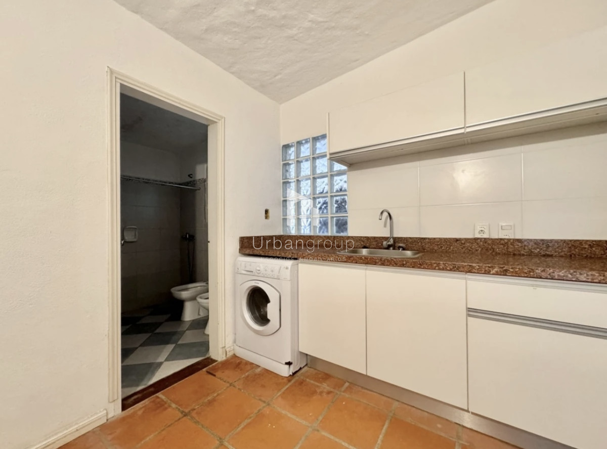 Casa ID.37 - Moderna Casa de 4 Dormitorios en Playa Mansa a 150 metros del Mar