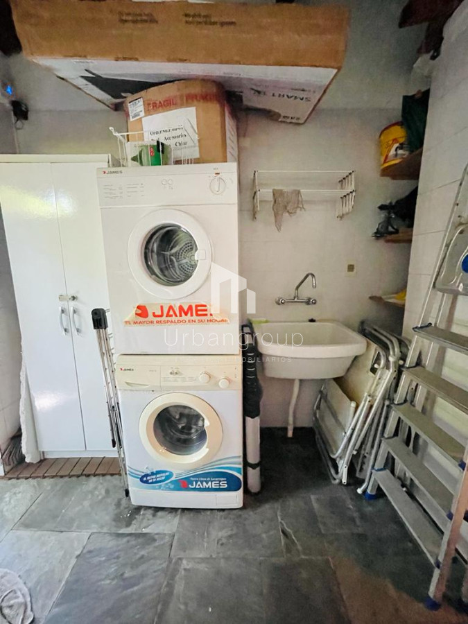 Casa ID.34 - Excelente Casa de 4 Dormitorios en Playa Mansa - Punta del Este