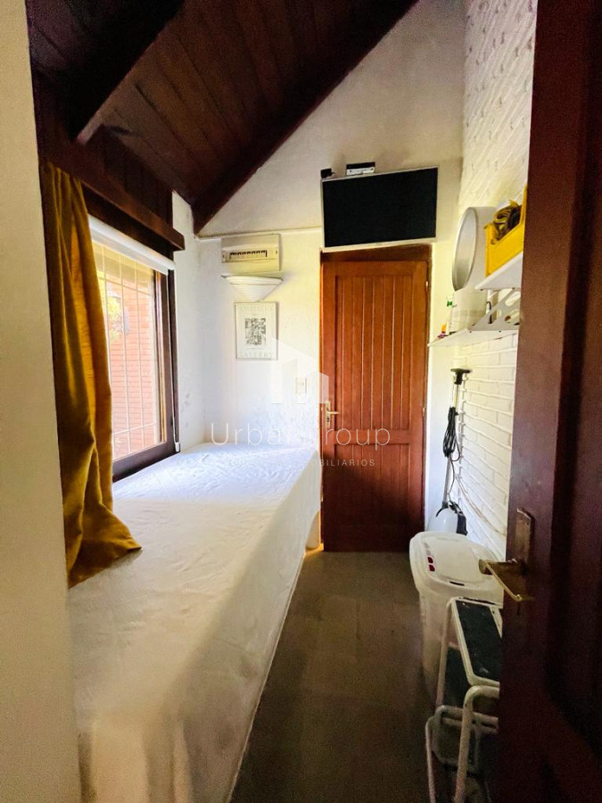 Casa ID.34 - Excelente Casa de 4 Dormitorios en Playa Mansa - Punta del Este