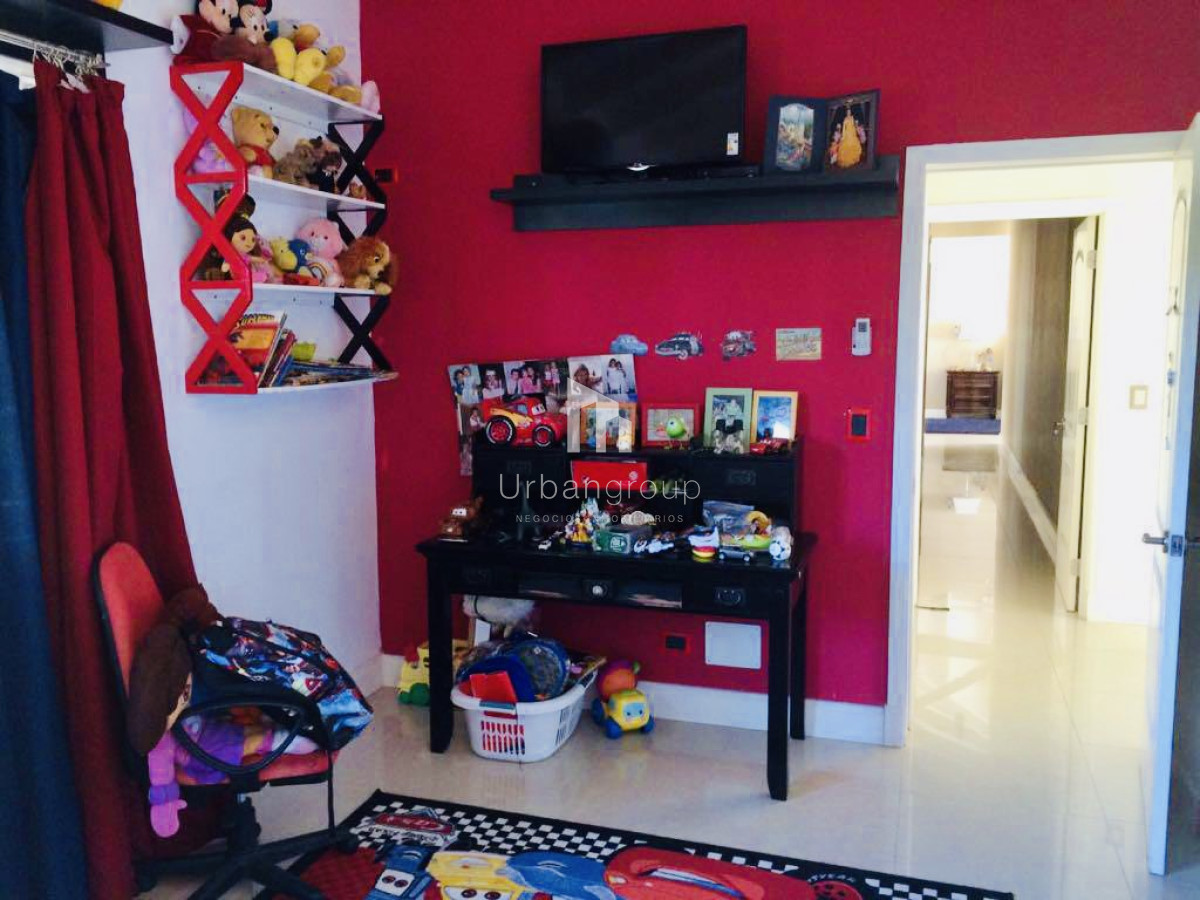 Casa ID.36 - Excelente Casa de 5 Dormitorios en Barrio Privado La Arbolada, Punta del Este