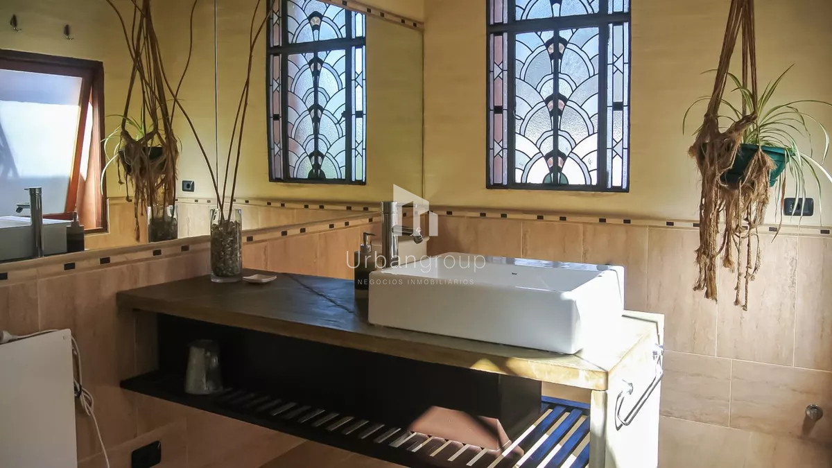 Casa ID.33 - Excelente Casa de 5 Dormitorios, Piscina y Barbacoa en Barrio Privado, Punta del Este