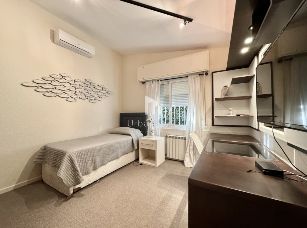 Casa ID.37 - Moderna Casa de 4 Dormitorios en Playa Mansa a 150 metros del Mar