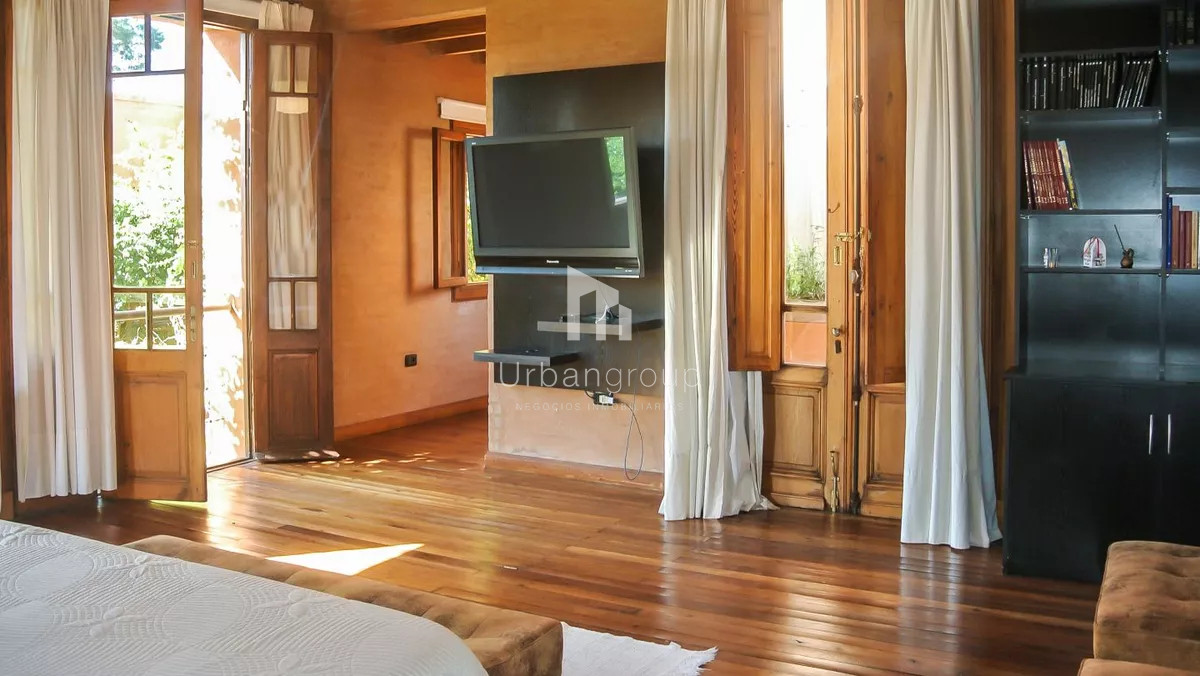 Casa ID.33 - Excelente Casa de 5 Dormitorios, Piscina y Barbacoa en Barrio Privado, Punta del Este