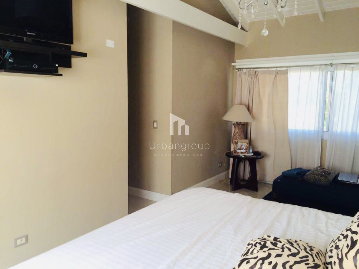 Casa ID.36 - Excelente Casa de 5 Dormitorios en Barrio Privado La Arbolada, Punta del Este