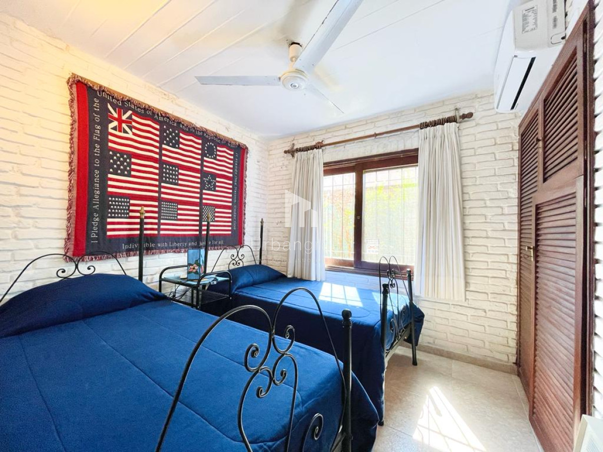 Casa ID.34 - Excelente Casa de 4 Dormitorios en Playa Mansa - Punta del Este