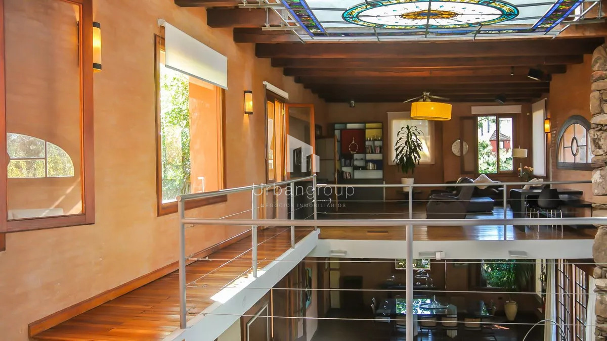 Casa ID.33 - Excelente Casa de 5 Dormitorios, Piscina y Barbacoa en Barrio Privado, Punta del Este