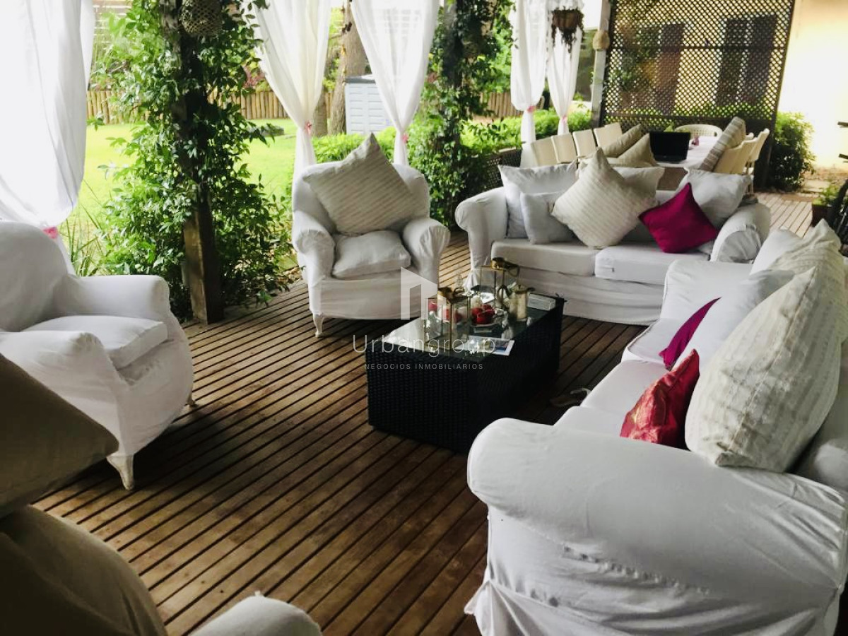 Casa ID.36 - Excelente Casa de 5 Dormitorios en Barrio Privado La Arbolada, Punta del Este