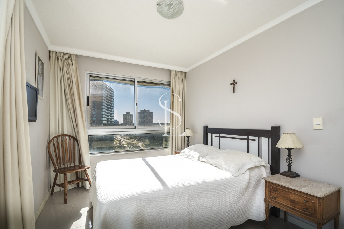 Apartamento ID.169 - Oportunidad en Venta! Apartamento de 2 Dormitorios en Ocean Drive, Punta del Este