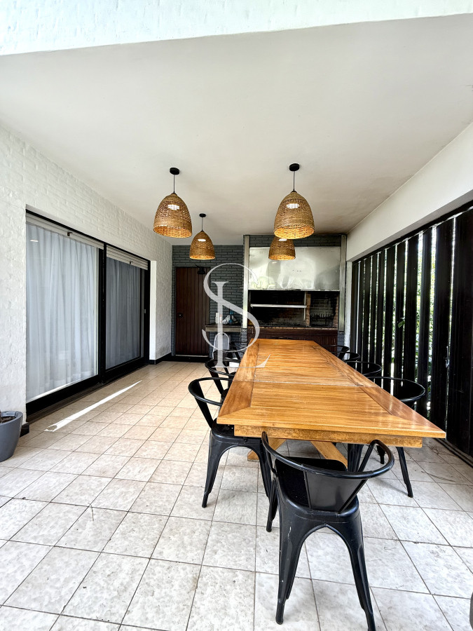 Casa ID.277 - Casa en alquiler de temporada con 4 suites más dependencia en 4500 m2 piscina y parrillero 