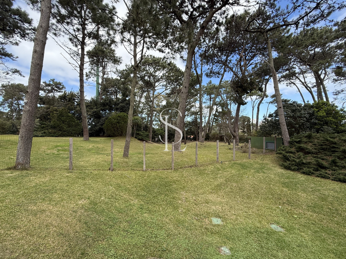 Casa ID.277 - Casa en alquiler de temporada con 4 suites más dependencia en 4500 m2 piscina y parrillero 