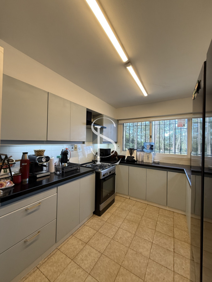 Casa ID.277 - Casa en alquiler de temporada con 4 suites más dependencia en 4500 m2 piscina y parrillero 