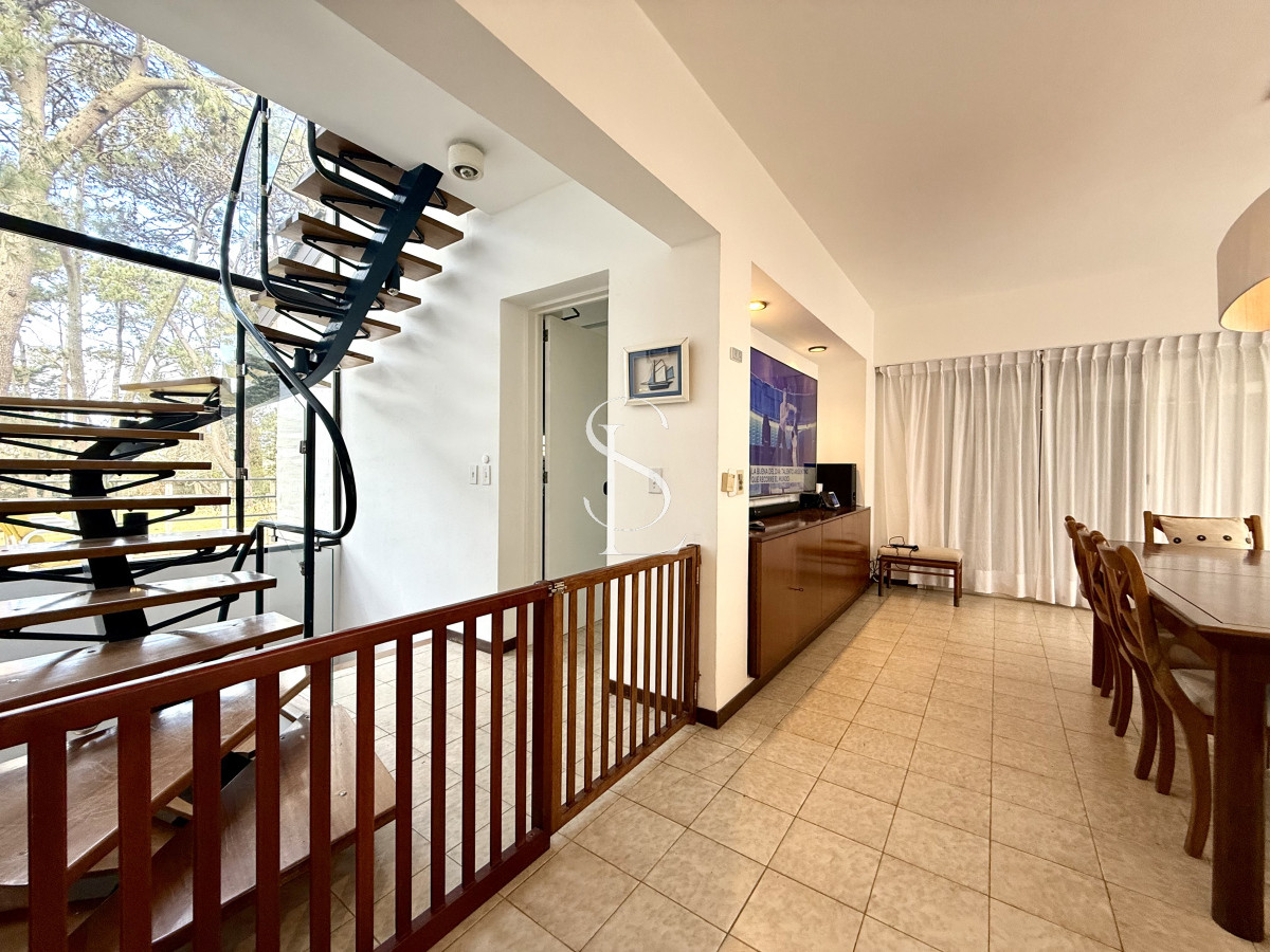 Casa ID.277 - Casa en alquiler de temporada con 4 suites más dependencia en 4500 m2 piscina y parrillero 