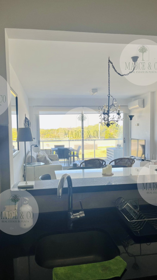 Apartamento ID.2528 - Apartamento de 3 Dormitorios en Primera Línea del Mar, Playa Brava Punta del Este