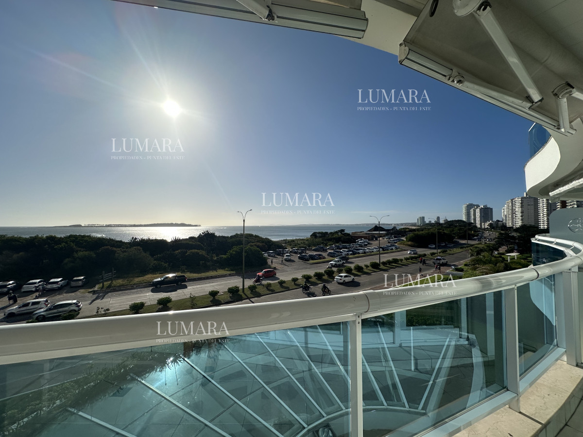 Apartamento ID.864 - Alquiler temporario de Apartamento de 2 suites sobre Playa Mansa, Primera Línea