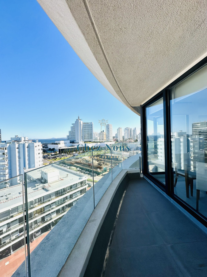Apartamento ID.2121 - Moderno Apartamento de 3 Dormitorios en Suite, zona Hotel Enjoy, Punta del Este