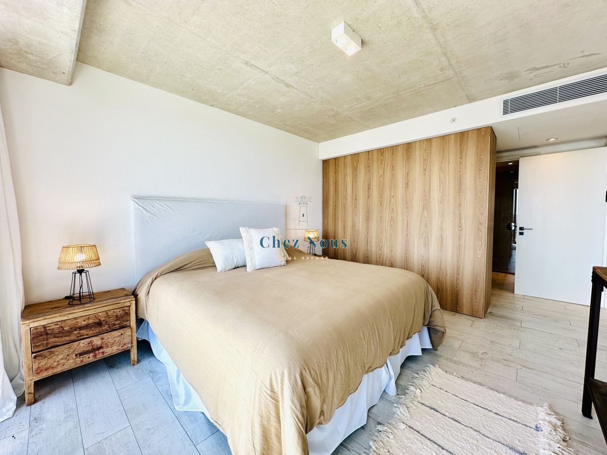 Apartamento ID.965 - Moderno Apartamento de 1 Dormitorio en suite piso alto en Venta de Torre Surfside Village, Punta del Este