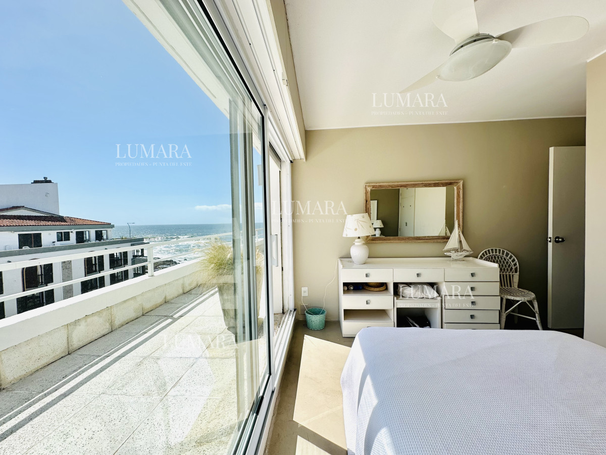 Apartamento ID.556 - Alquiler y venta de apartamento con vista al Mar en Península de 3 dormitorios más dependencia