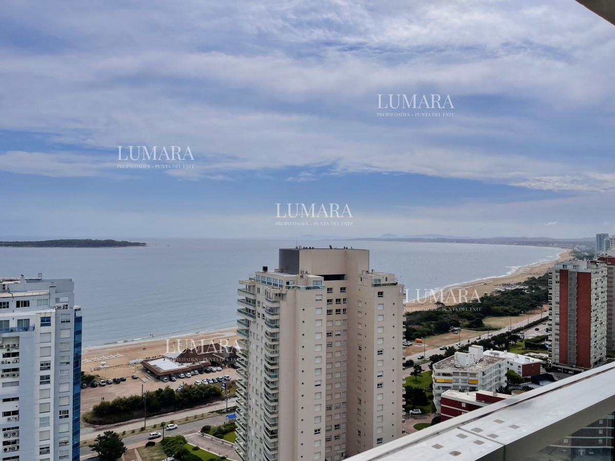 Apartamento ID.1619 - Venta de Excelente Penthouse de 2 Dormitorios y Parrillero con vistas a Playa Mansa, Punta del Este