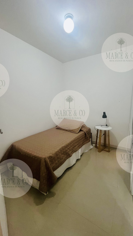 Apartamento ID.2528 - Apartamento de 3 Dormitorios en Primera Línea del Mar, Playa Brava Punta del Este