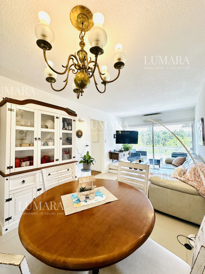 Apartamento ID.867 - Apartamento en alquiler de 2 dormitorios con 2 baños sobre Roosevelt, Punta del Este