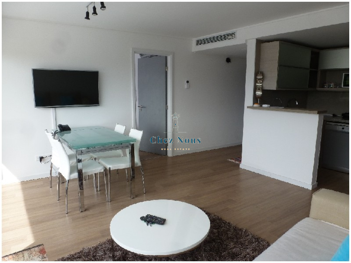 Apartamento ID.1221 - Alquiler temporal de apartamento de dos dormitorios con dos baños en Playa Mansa, Punta del Este