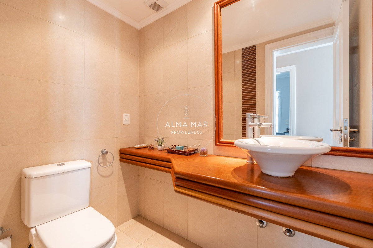 Apartamento ID.1127 - Moderno Apartamento de 3 Dormitorios a Pocas Cuadras del Mar En Venta, Playa Brava