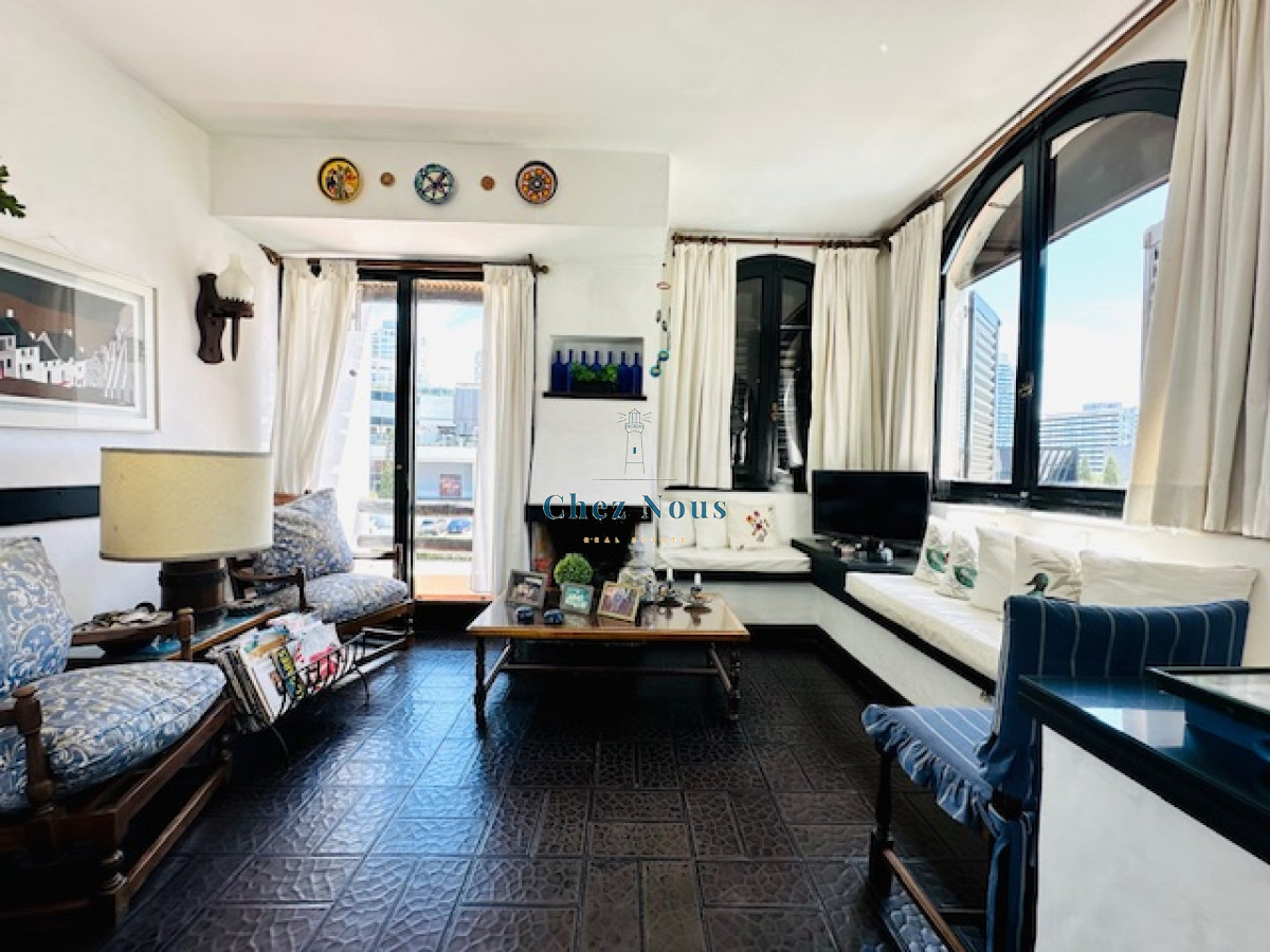 Apartamento ID.562 - Venta de apartamento de 3 dormitorios y 2 baños a metros del Mar en Playa Mansa