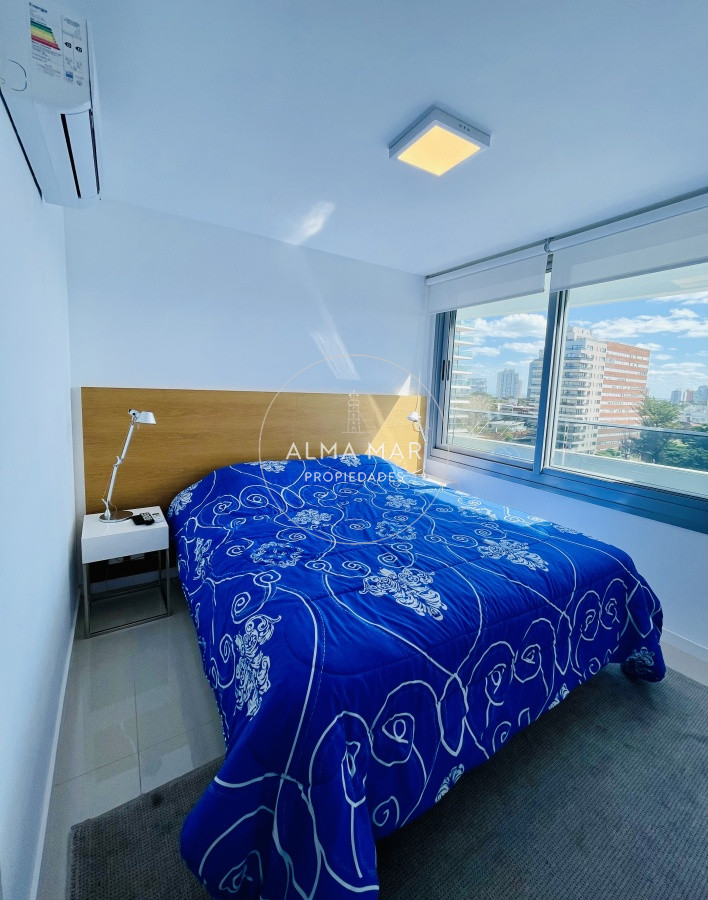 Apartamento ID.584 - Apartamento de 2 Dormitorios en Venta a metros de playa Brava, Punta del Este