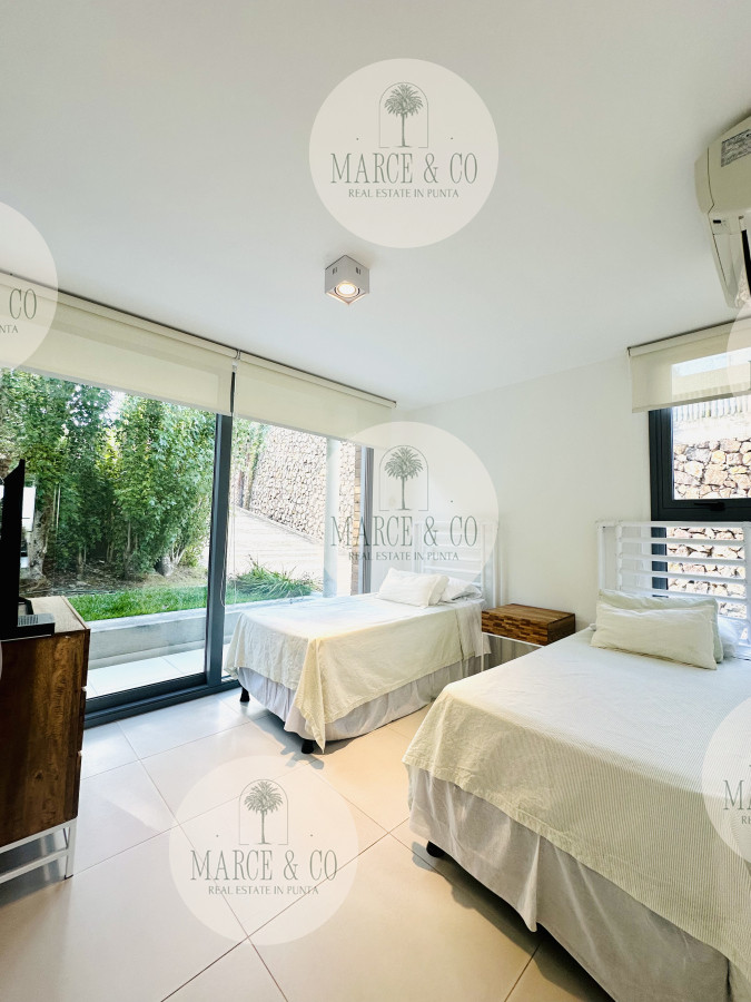 Apartamento ID.1431 - Venta OPORTUNIDAD de exclusivo departamento de tres dormitorios y Parrillero en Punta Ballena