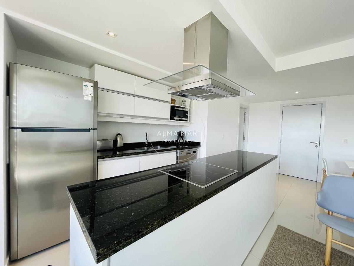Apartamento ID.584 - Apartamento de 2 Dormitorios en Venta a metros de playa Brava, Punta del Este