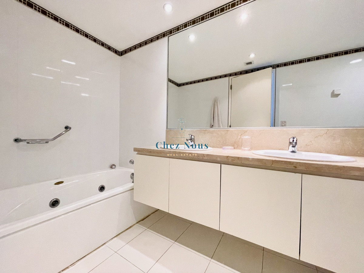 Apartamento ID.1088 - Alquiler temporario de Apartamento de 2 Dormitorios más Dependencia en Torre Le Parc, Playa Brava