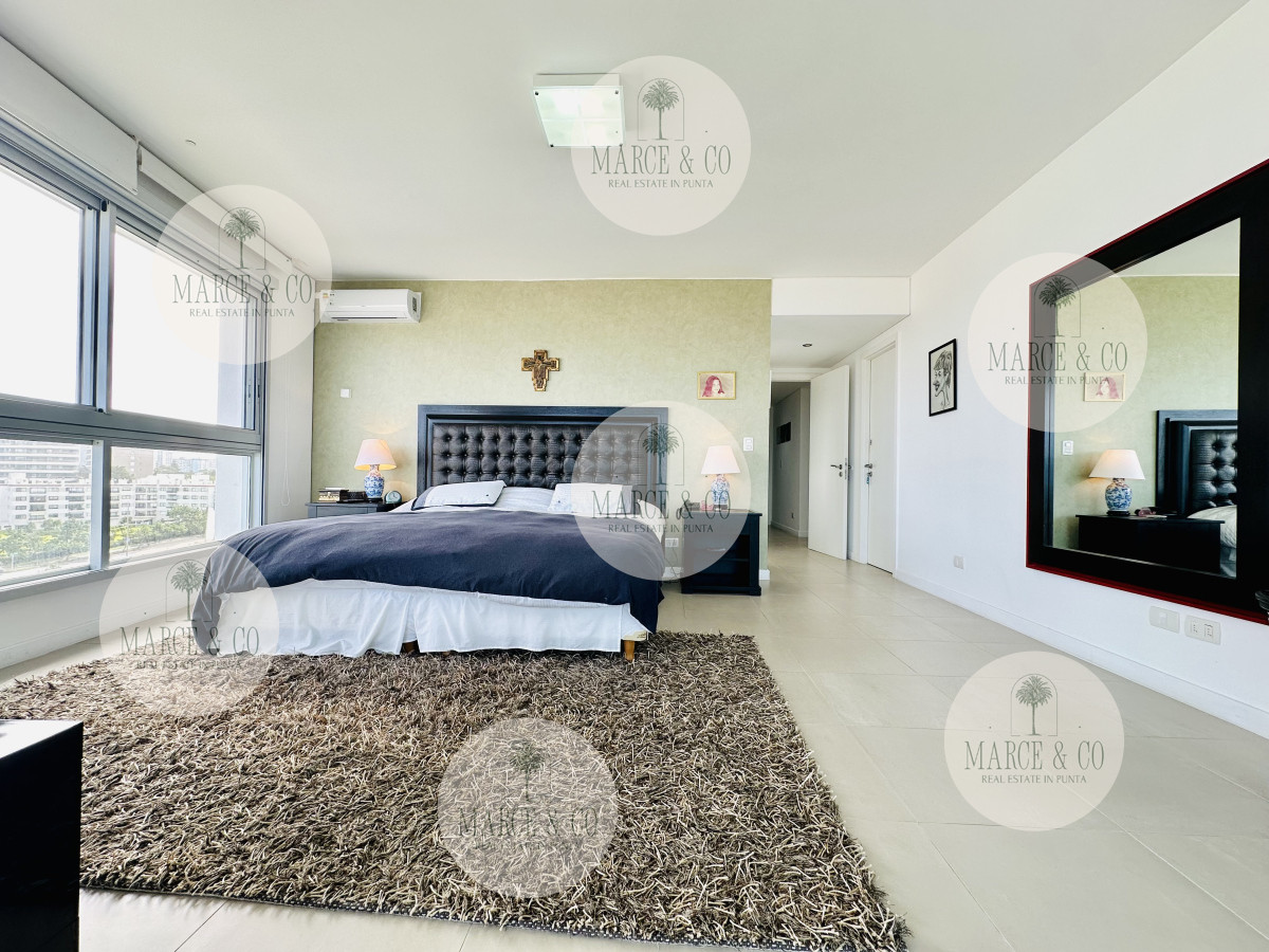 Apartamento ID.2198 - Oportunidad en Venta! Apartamento sobre playa Brava de 3 Dormitorios más Dependencia, Torre Le Parc