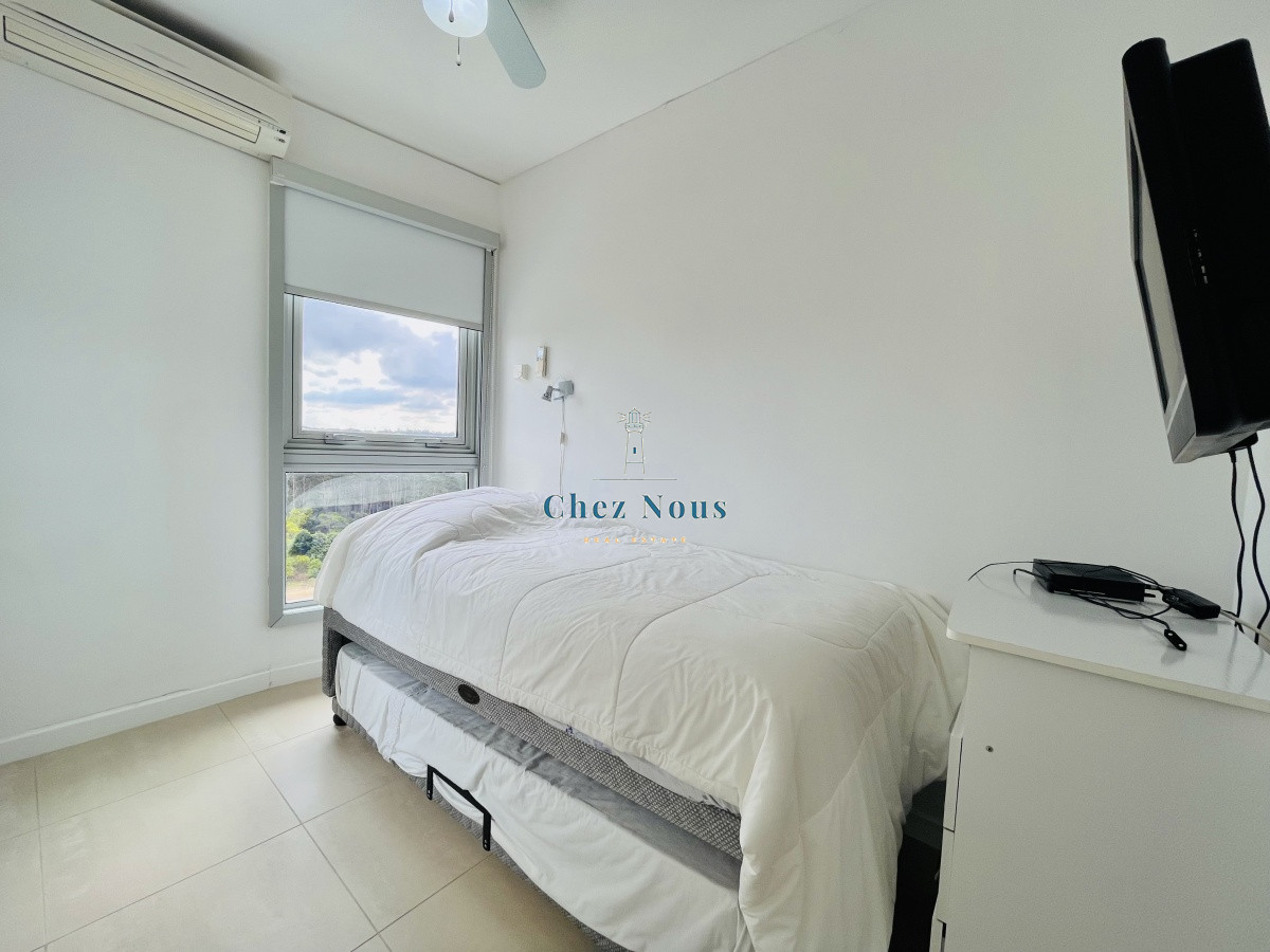 Apartamento ID.1088 - Alquiler temporario de Apartamento de 2 Dormitorios más Dependencia en Torre Le Parc, Playa Brava
