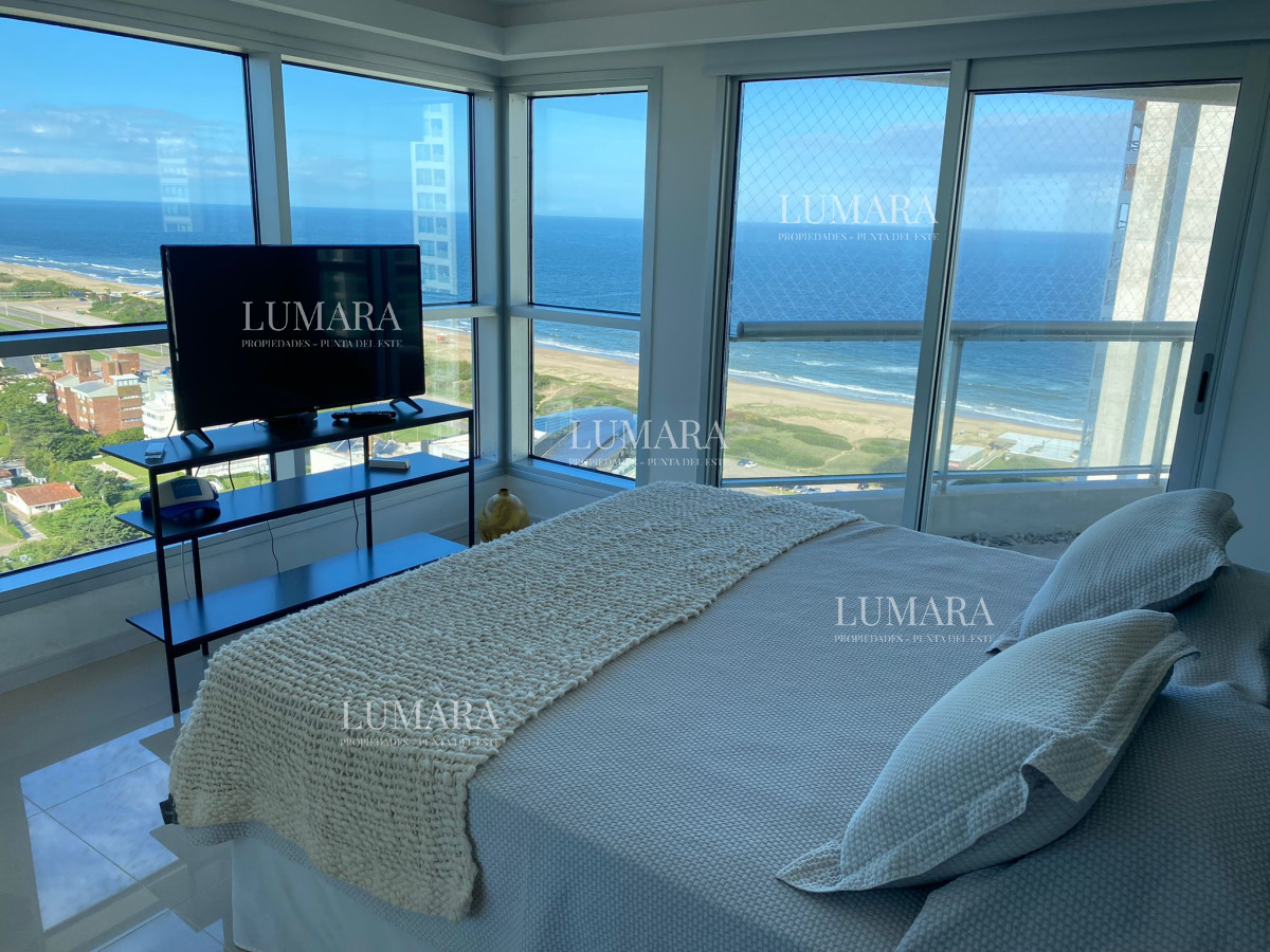 Apartamento ID.2731 - Venta de gran apartamento de 3 dormitorios con parrillero propio en Playa Brava, Punta del Este