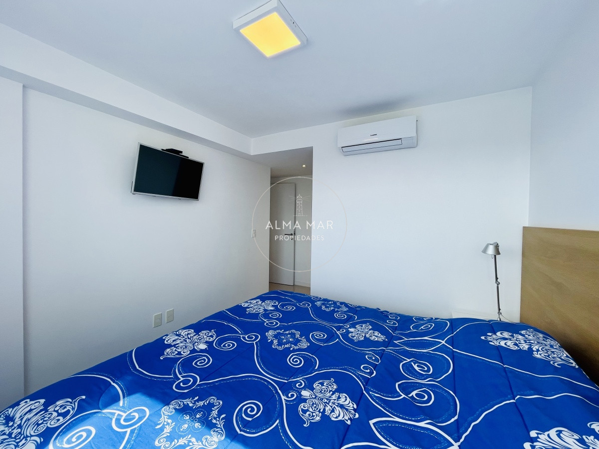 Apartamento ID.584 - Apartamento de 2 Dormitorios en Venta a metros de playa Brava, Punta del Este