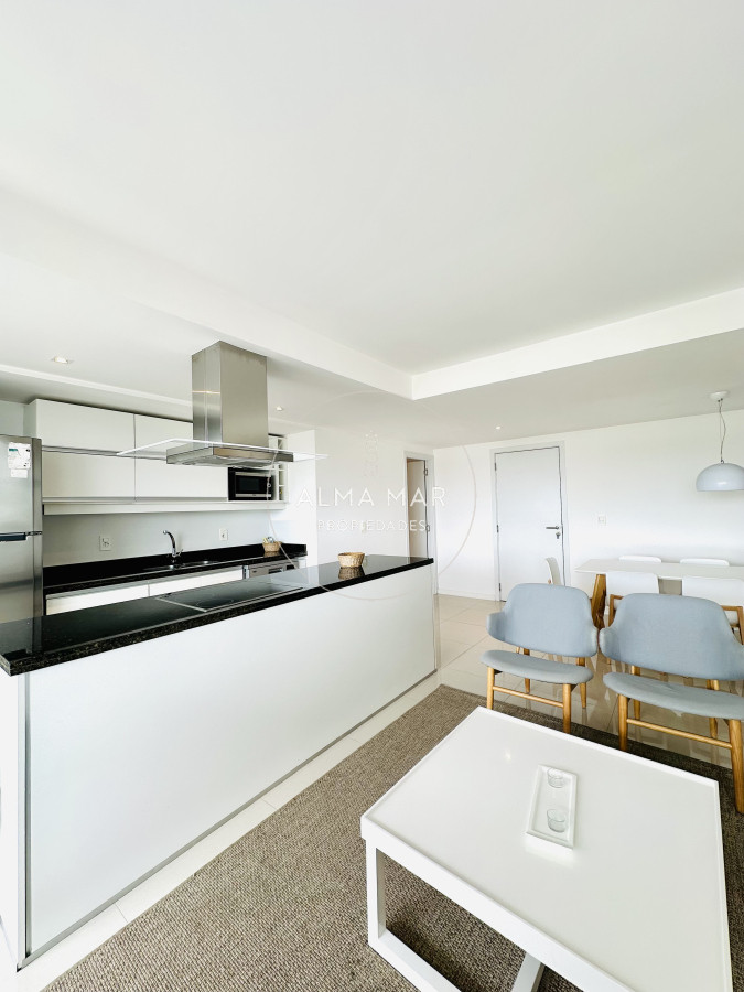 Apartamento ID.584 - Apartamento de 2 Dormitorios en Venta a metros de playa Brava, Punta del Este
